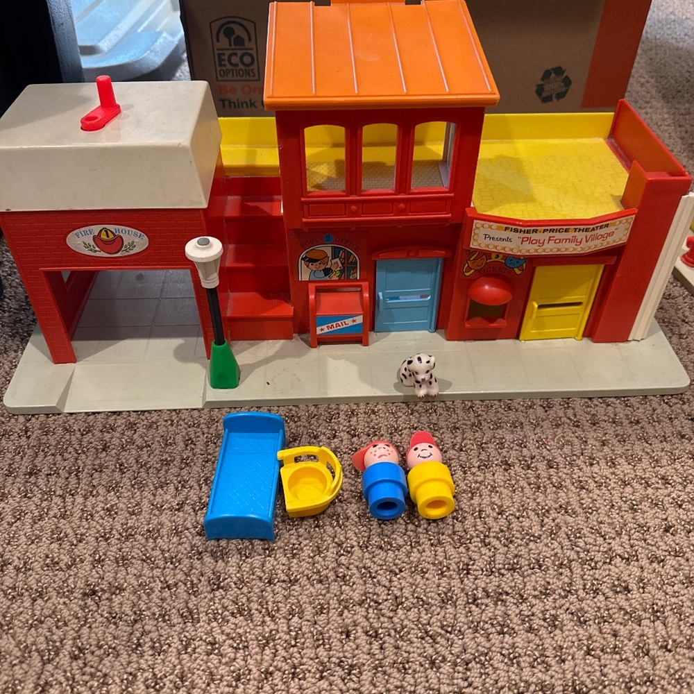 Fisher Price Play Family Village Vintage 1973